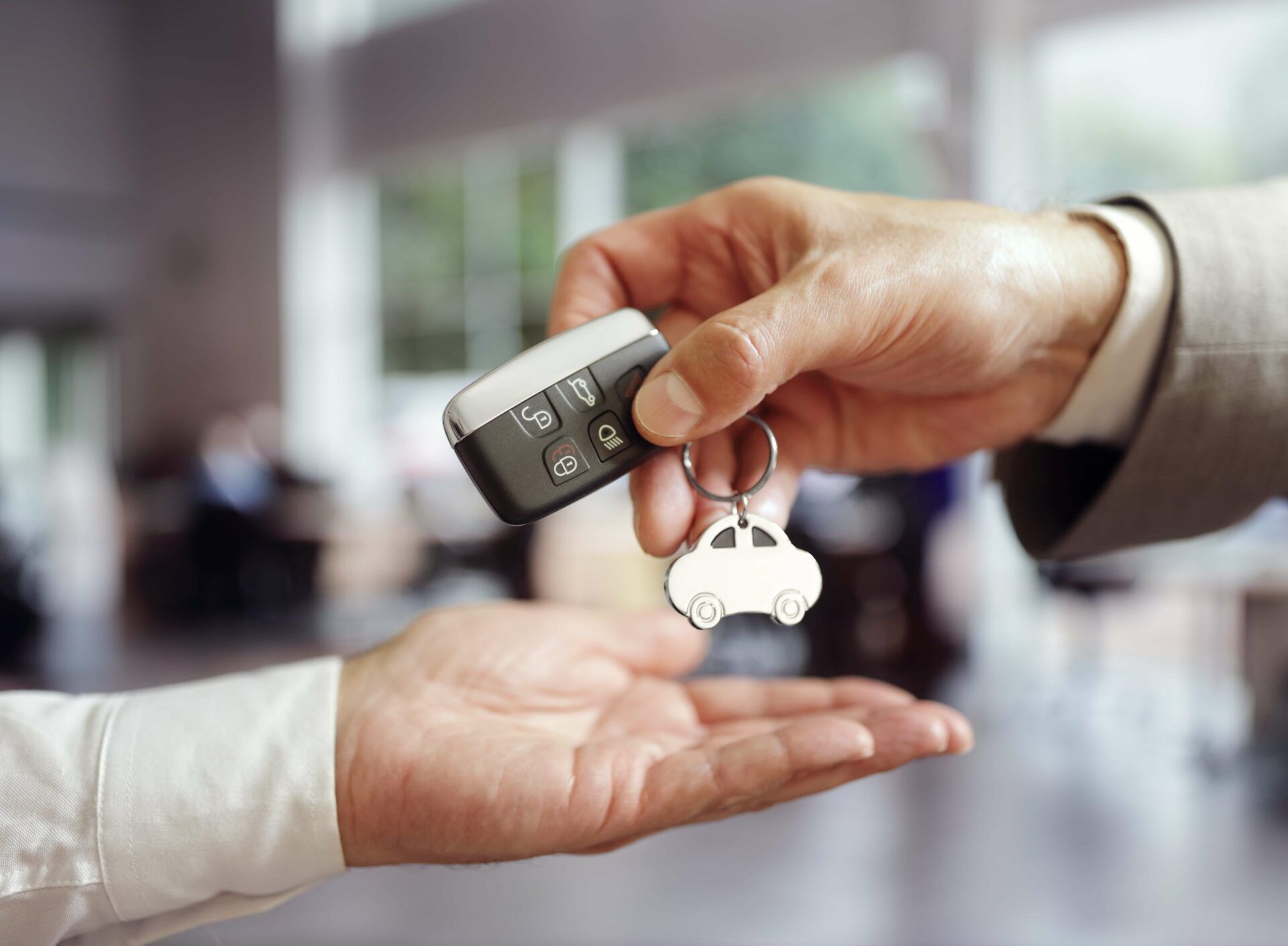 ¿Cómo ahorrar para comprar un carro?